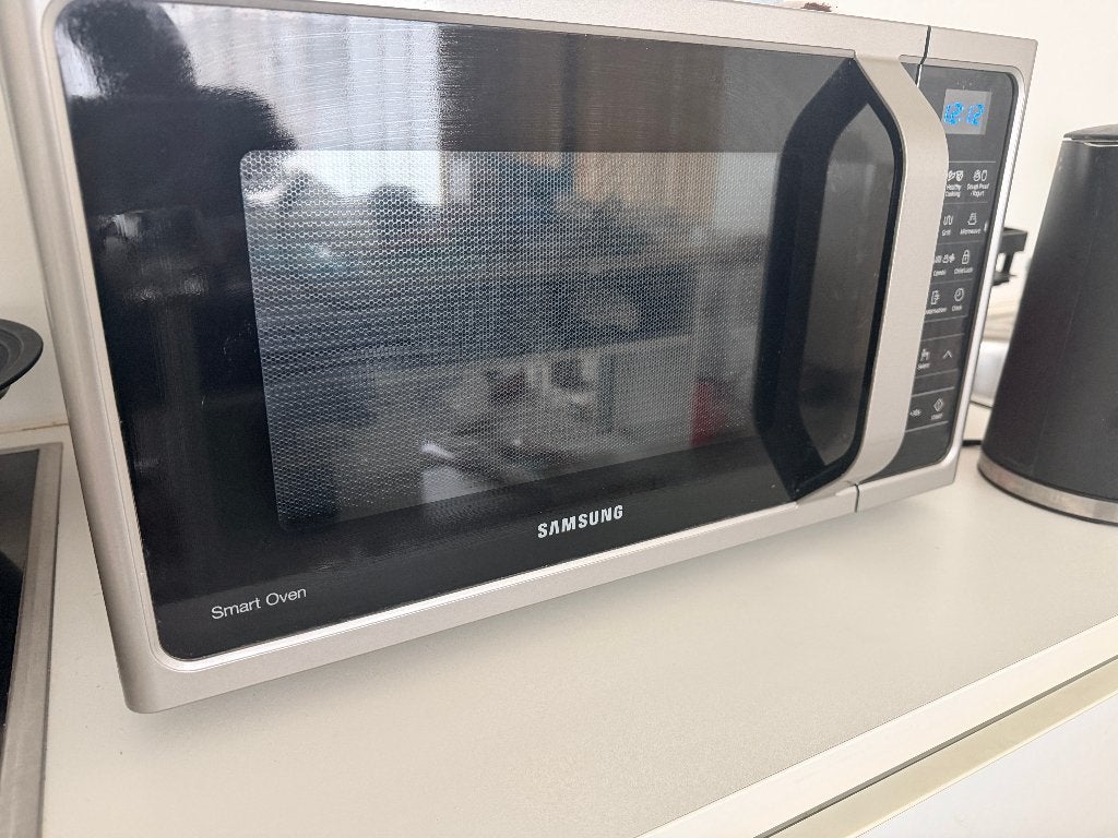 Samsung 28L Smart Oven / Combination Microwave for sale., Maison & Meubles, Cuisine | Éléments de cuisine, 25 à 50 cm, Moins de 100 cm
