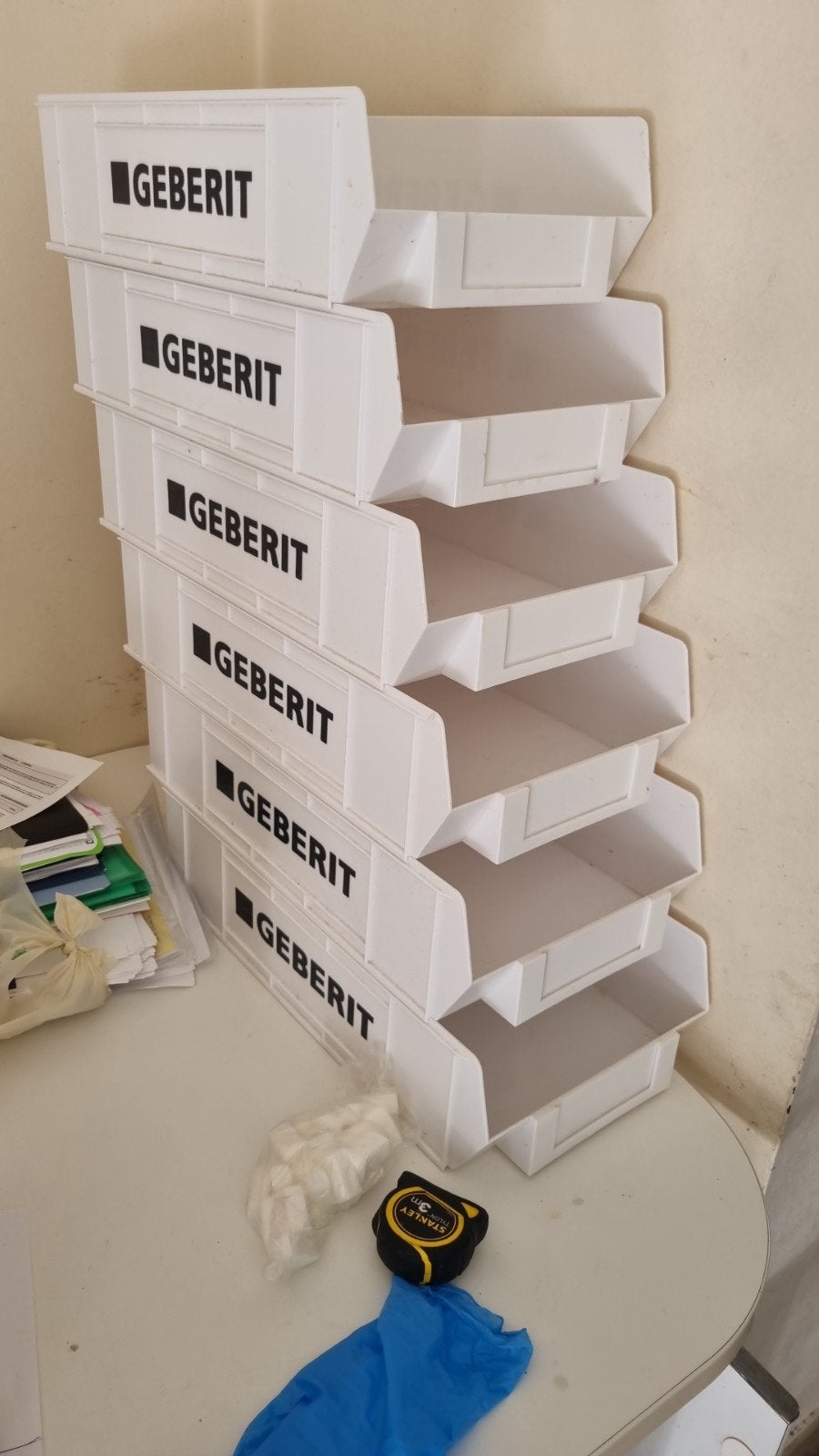 20 boîtes de rangement empilables Geberit, Maison & Meubles, Armoires | Armoires à chaussures, Enlèvement