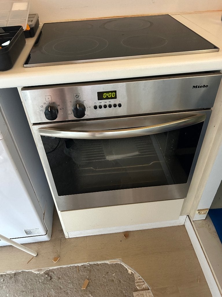 Miele keramische kookplaat + oven, Elektronische apparatuur, Kookplaten, Ophalen, Gebruikt, 4 kookzones, Inbouw