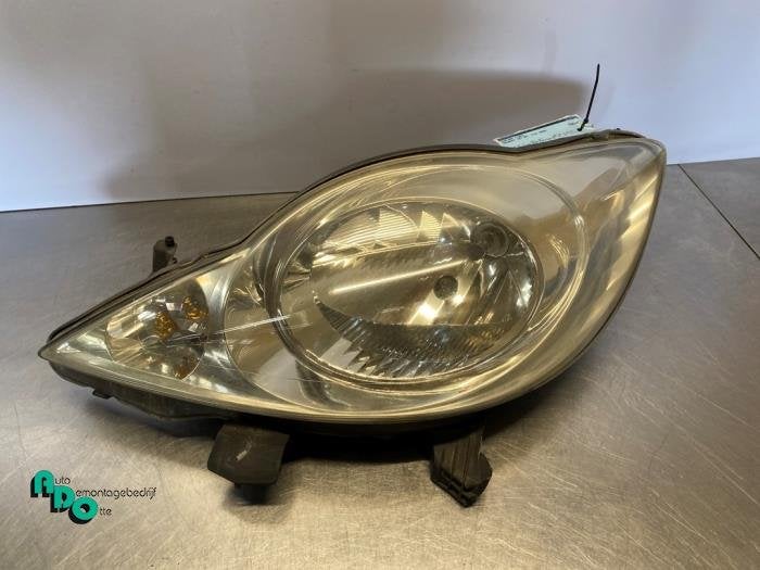 Koplamp links van een Peugeot 107 (107 05-), Gebruikt, -, -, Ophalen of Verzenden