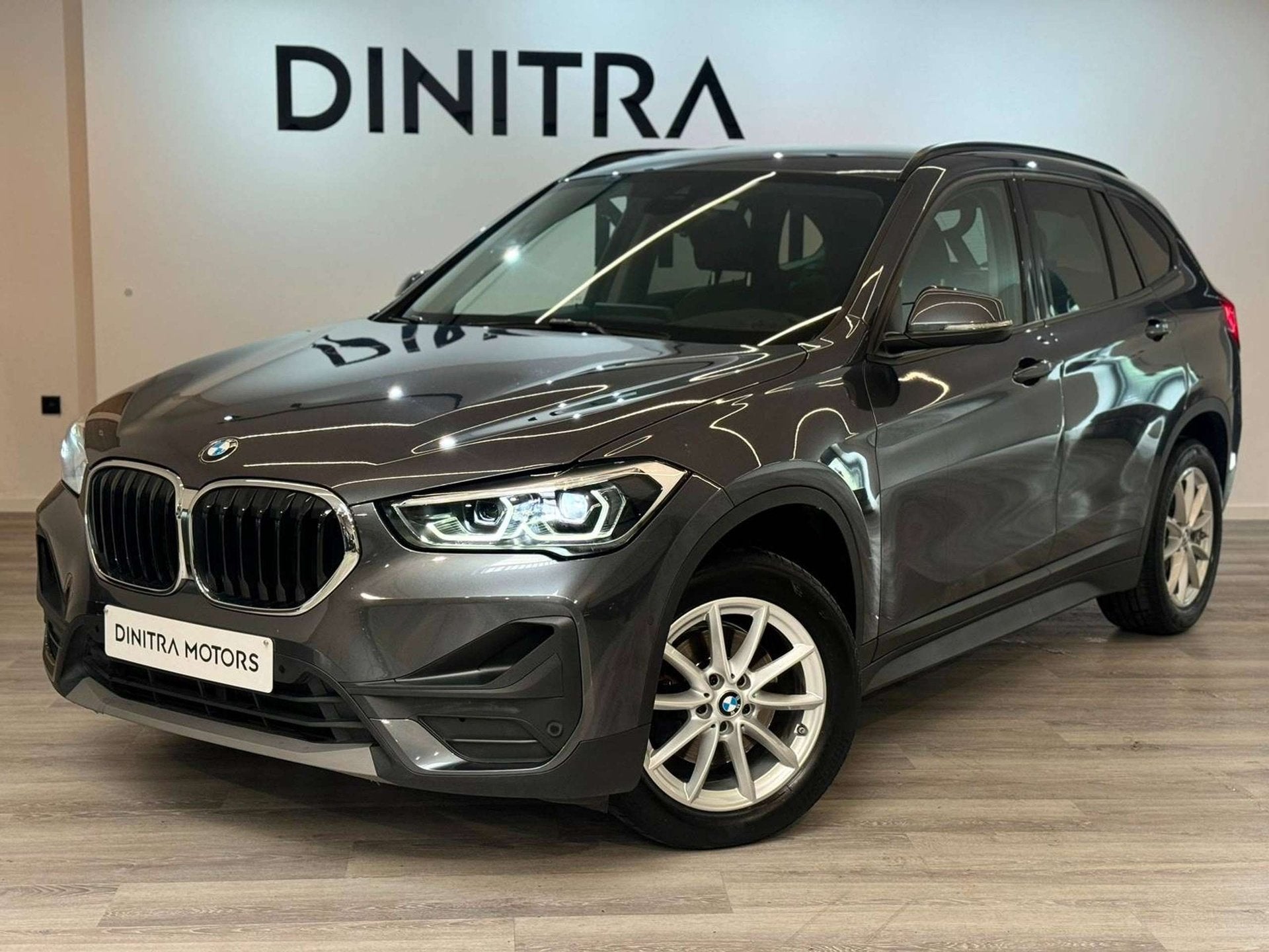 BMW X1 1.5iA sDrive18 - Carplay/Cruise/HUD/LED/Zetelvw, Auto's, BMW, Dealer onderhouden, 136 pk, Bedrijf, 5 zetels