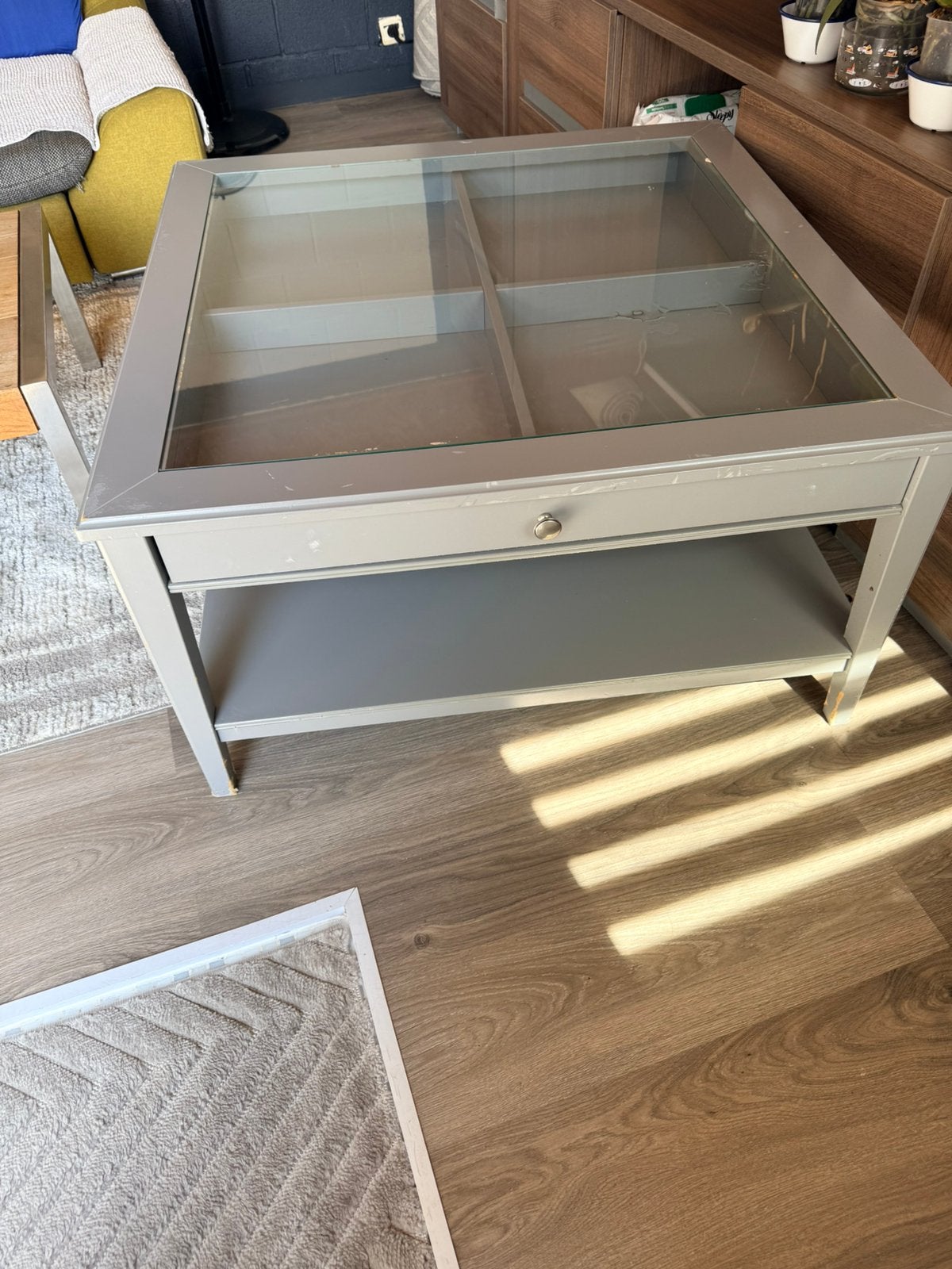 table basse, 100 à 150 cm, Carré, Enlèvement, Utilisé