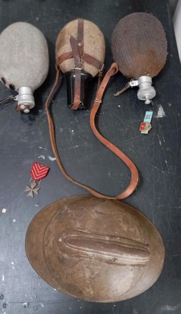 Destiny Militaria WWII Choisissez parmi...
2 bouteilles de c, Enlèvement ou Envoi