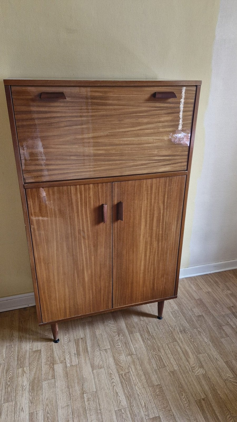 Vintage kast, Ophalen, Zo goed als nieuw