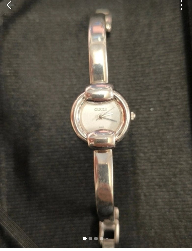 Montre gucci, Bijoux, Sacs & Beauté, Montres | Femmes, Montre-bracelet, Autres marques, Enlèvement, Utilisé