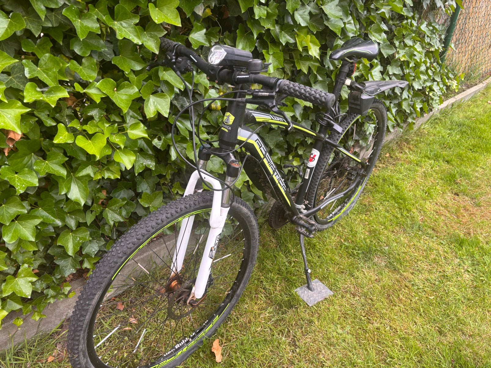 Mountenbike, 28 inch, Gebruikt, Vering, 15 tot 20 versnellingen