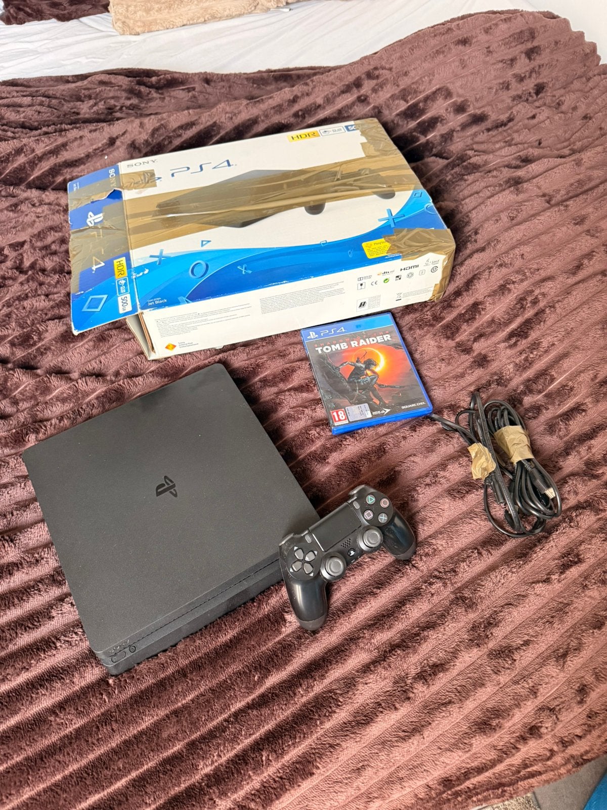 PlayStation 4 Slim – Complète avec boîte d’origine, Enlèvement ou Envoi, Comme neuf