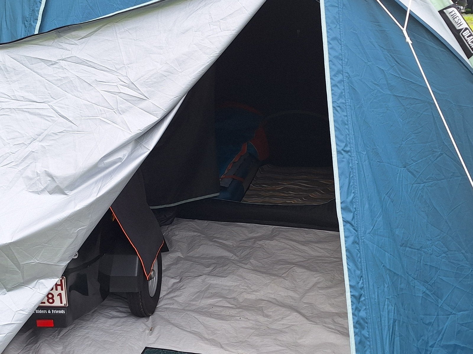 tent quachua arpenaz 4.1 fresch and black, Enlèvement, Comme neuf, Jusqu'à 4