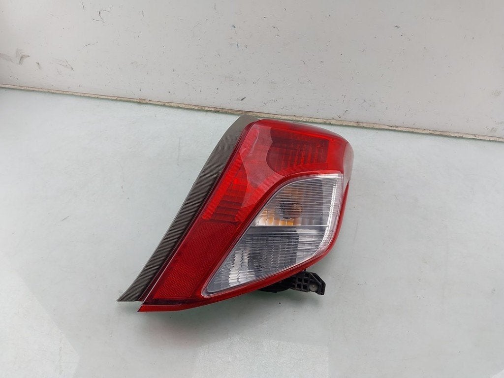 FEU ARRIÈRE DROIT Toyota Yaris III (P13) (|815510D370|), Kundenbetreuung@toyota.de, Toyota, Utilisé, Toyota-Allee 2
50858  Köln, DE
