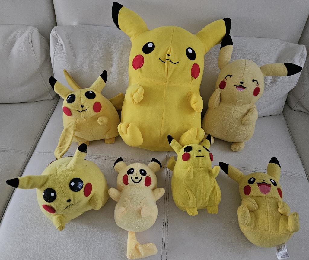 7 Pokemon knuffels (Pikachu) en/of 6 Me To You beertjes, Kinderen en Baby's, Speelgoed | Knuffels en Pluche, Ophalen of Verzenden