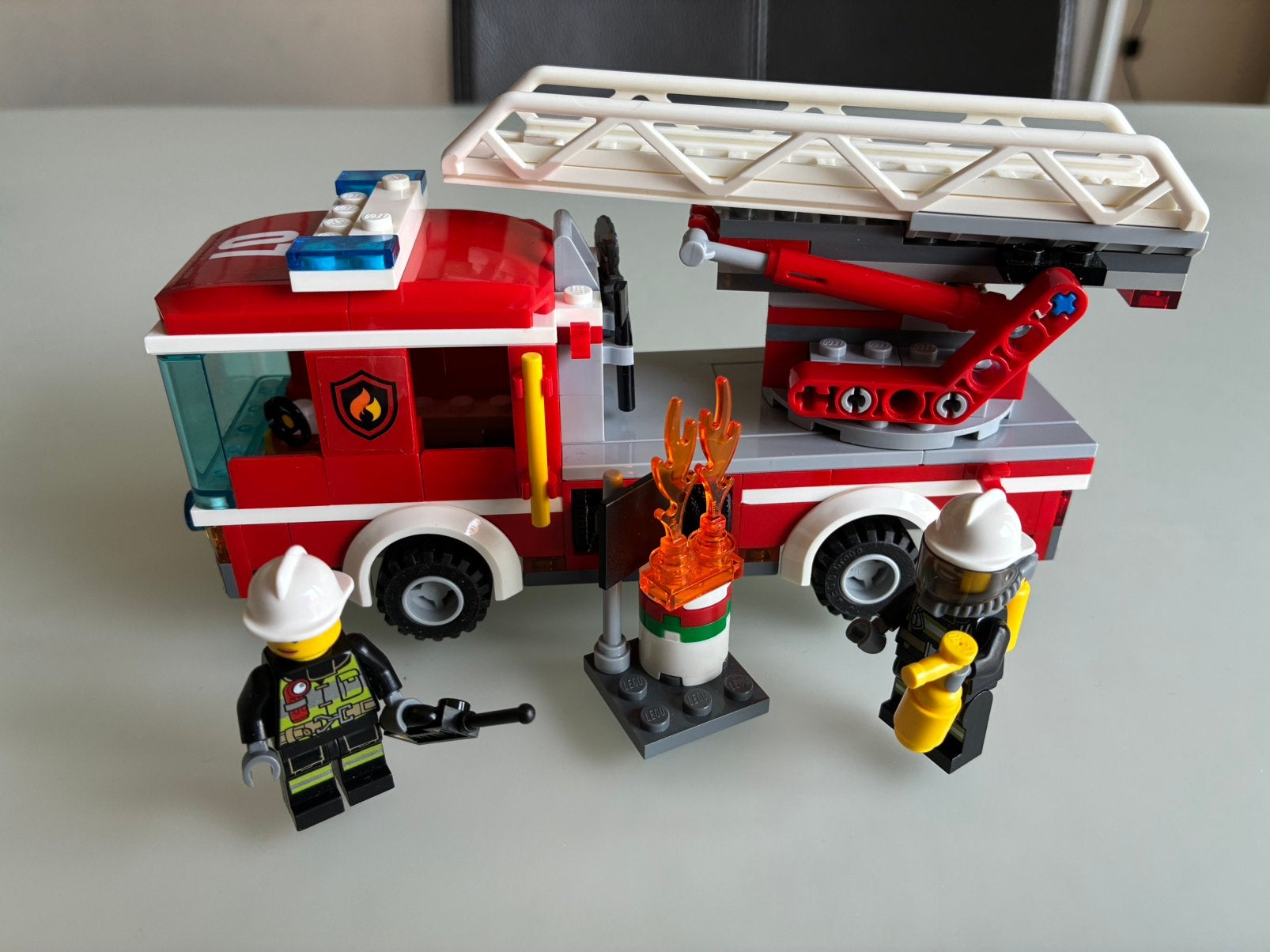 Lego city 60107 brandweerwagen, Kinderen en Baby's, Speelgoed | Duplo en Lego, City, Lego, Ophalen of Verzenden, Zo goed als nieuw