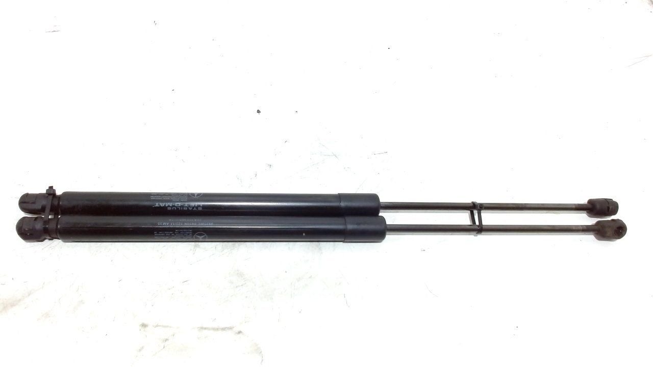 Gasdrukveerset achter Mercedes-Benz B-Klasse, Onderdelen@venauto.nl, Van der Ven Autorecycling B.V., Gebruikt, Ettenseweg 76, 4706 PB Roosendaal, The Netherlands
