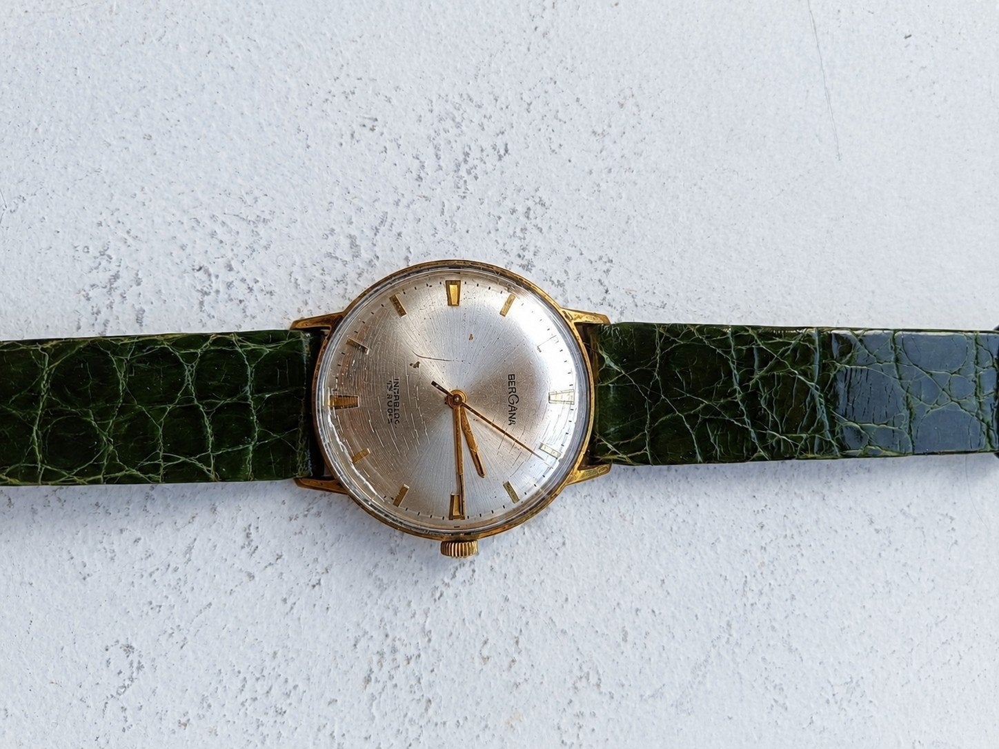 Montre vintage Bergana mécanique bracelet cuir vert, Bijoux, Sacs & Beauté, Accessoires Autre, Enlèvement ou Envoi