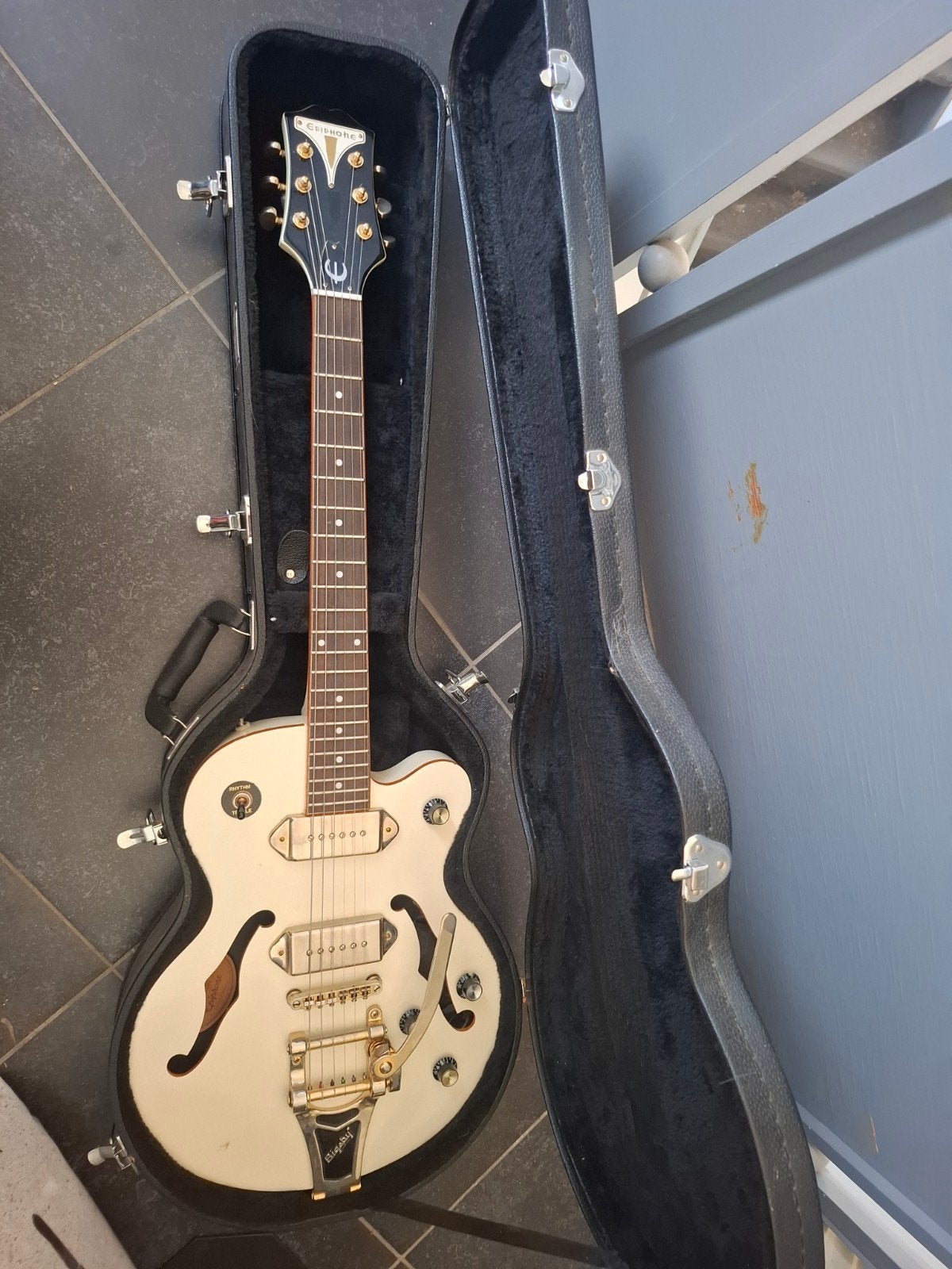 Epiphone Wildkat Royale - Pearl white/gold hardware met case, Enlèvement, Utilisé, Hollow body, Epiphone