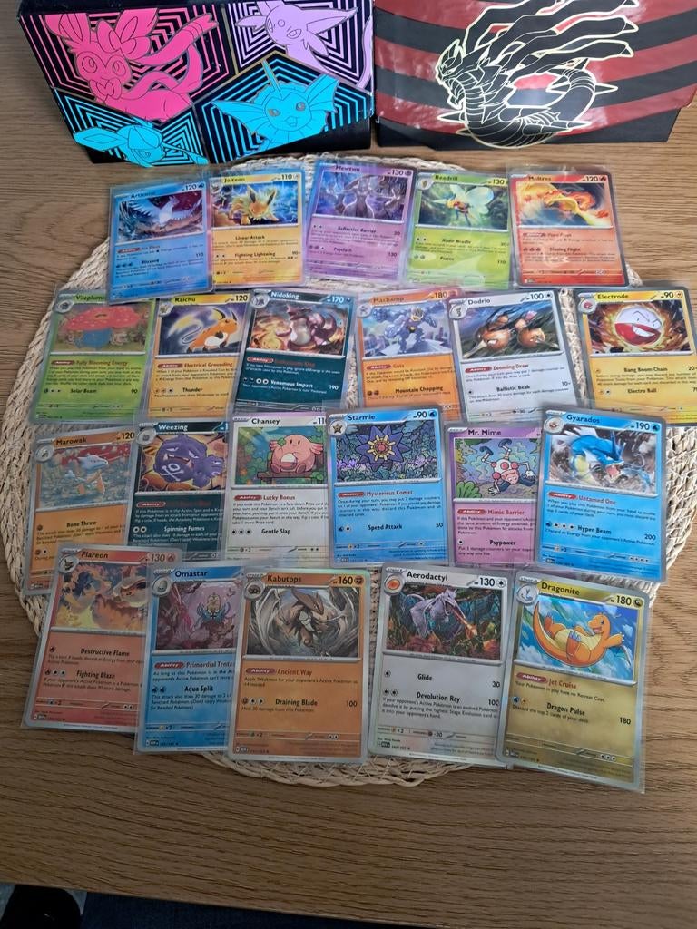 151 Pokemon lot met holo en reverse holo kaarten, Hobby & Loisirs créatifs, Jeux de cartes à collectionner | Pokémon, Enlèvement ou Envoi