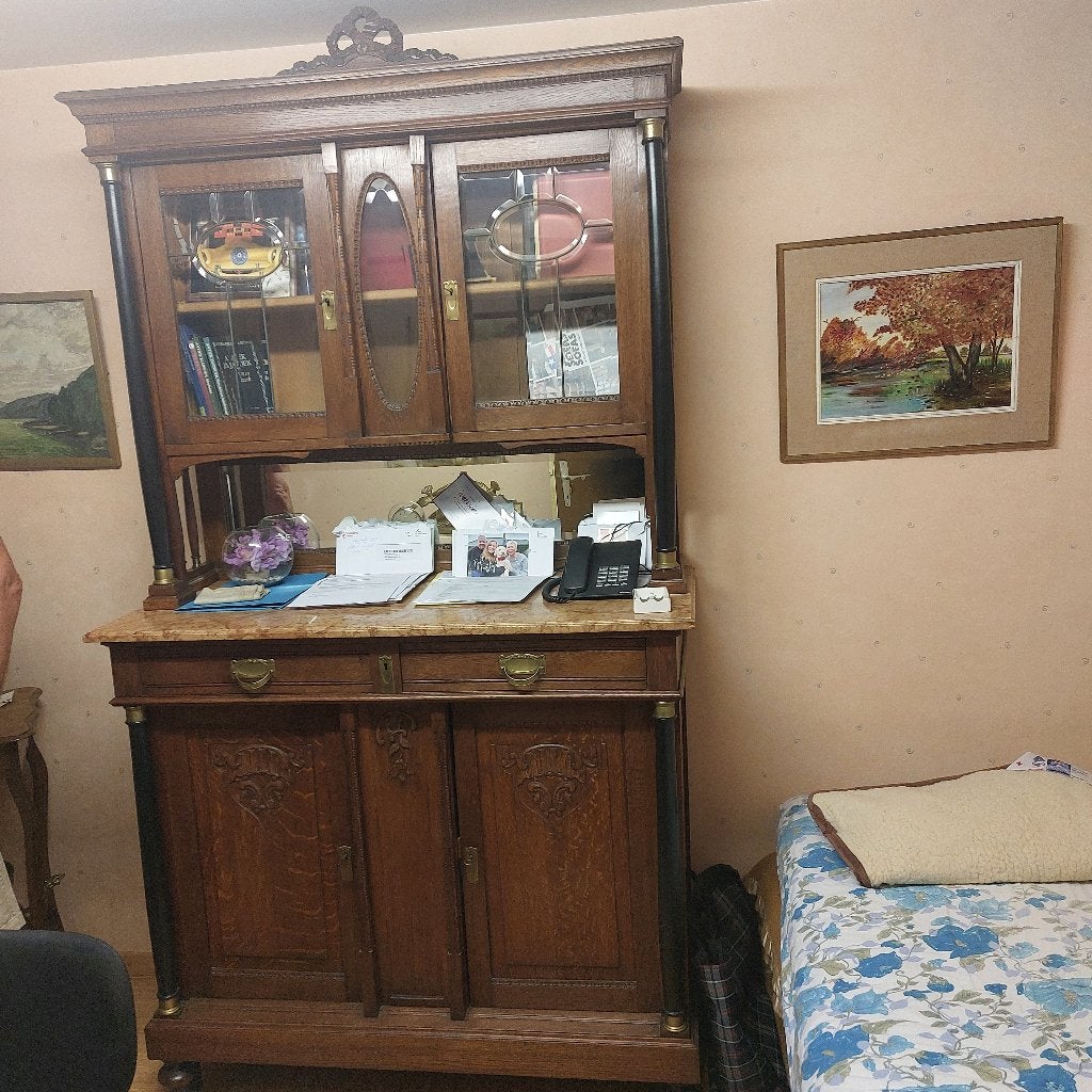 Klassieke houten buffetkast met marmeren blad, Enlèvement