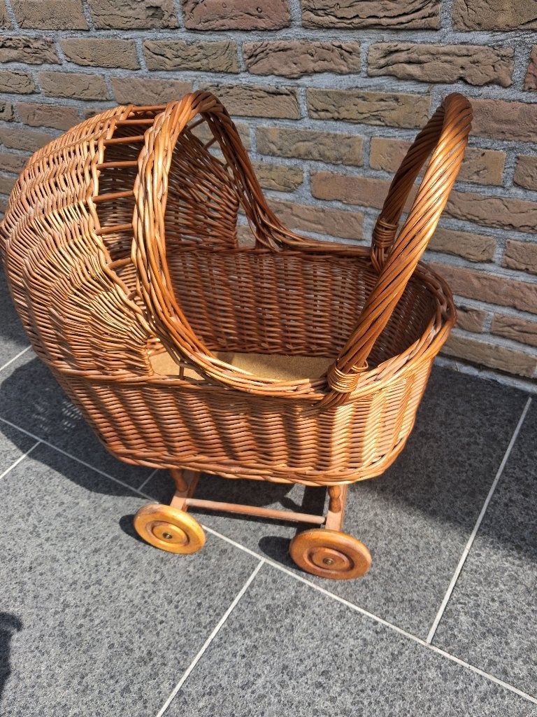 Vintage rieten poppenwagen, Ophalen