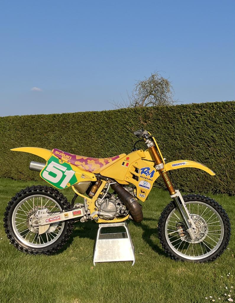 Suzuki RM250 1991 restaurée, Motos, Motos | Suzuki, Moto de cross, 1 cylindre, 250 cm³, Neuf