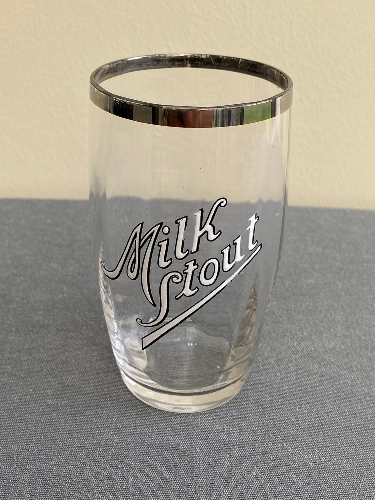 Emaille glas MILK STOUT brouwerij LAMOT - Willebroek, Enlèvement ou Envoi, Comme neuf, Verre ou Verres
