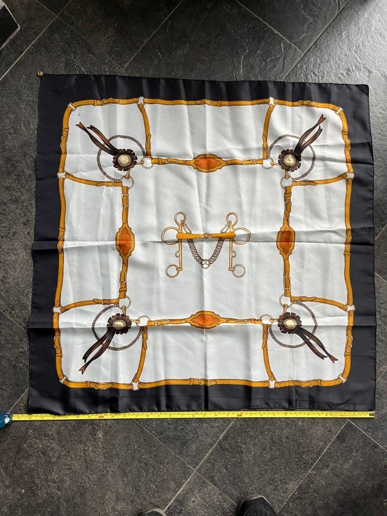 Sjaal - foulard - 100% polyester - 75 op 75cm, Kleding | Dames, Mutsen, Sjaals en Handschoenen, Ophalen of Verzenden, Sjaal