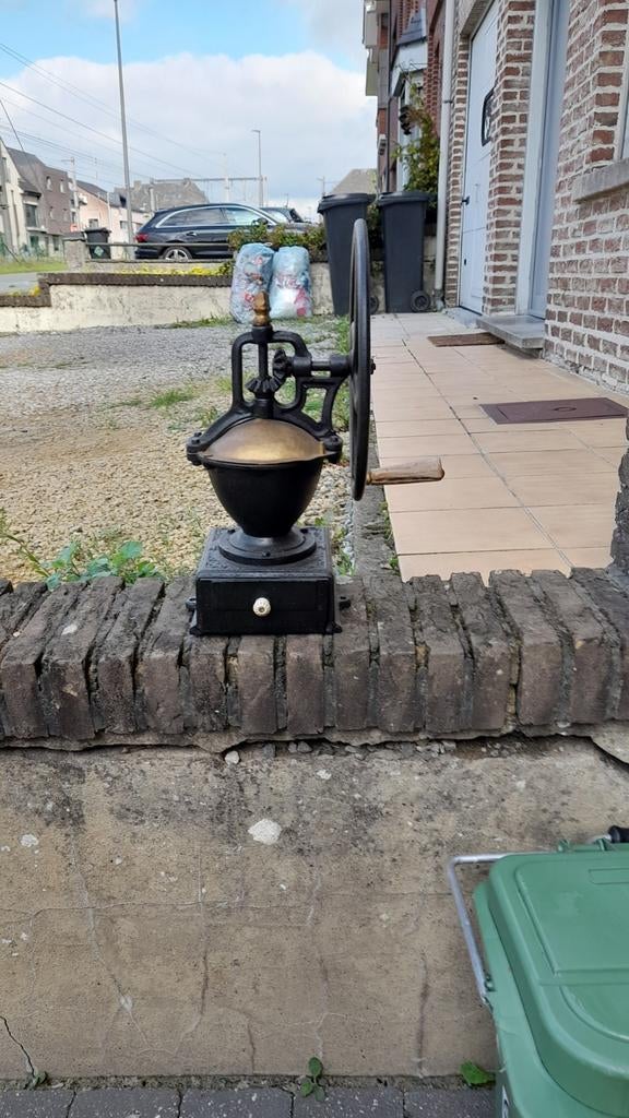 Koffiemolen, Enlèvement
