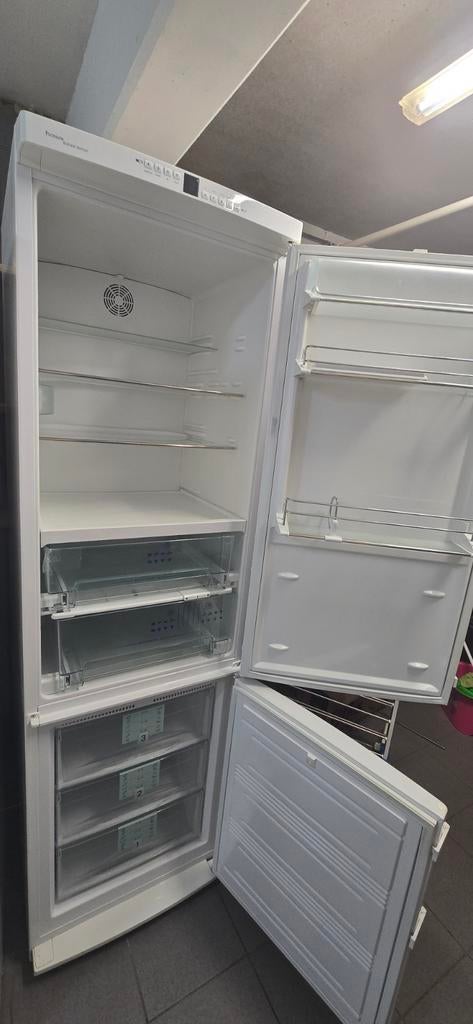 ​️ Combiné Frigo/Congélateur LIEBHERR Premium NoFrost, Electroménager, Moins de 60 cm, Congélateur, Classe énergétique A ou plus économe
