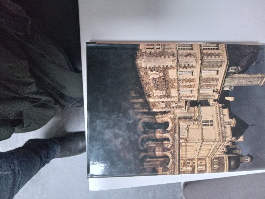 artis-historia de fraaiste kastelen van de loire, Boeken, Ophalen of Verzenden, Gelezen, Prentenboek