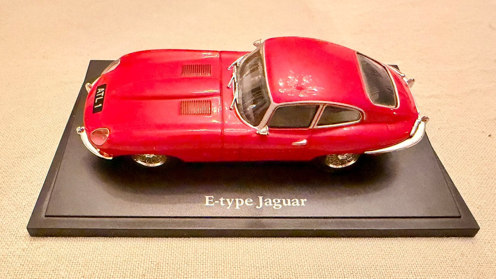 Modèle 1:43 Jaguar E-Type - Rouge, Hobby & Loisirs créatifs, Voitures miniatures | 1:43, Neuf, Voiture, Autres marques, Enlèvement ou Envoi