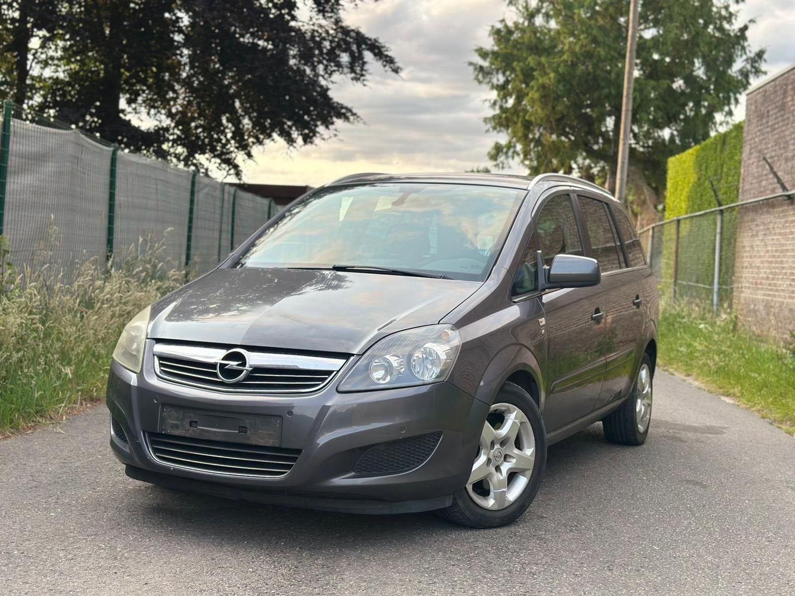 Opel Zafira 1.7 diesel euro5 2011, Auto's, Euro 5, Grijs, Particulier, Te koop