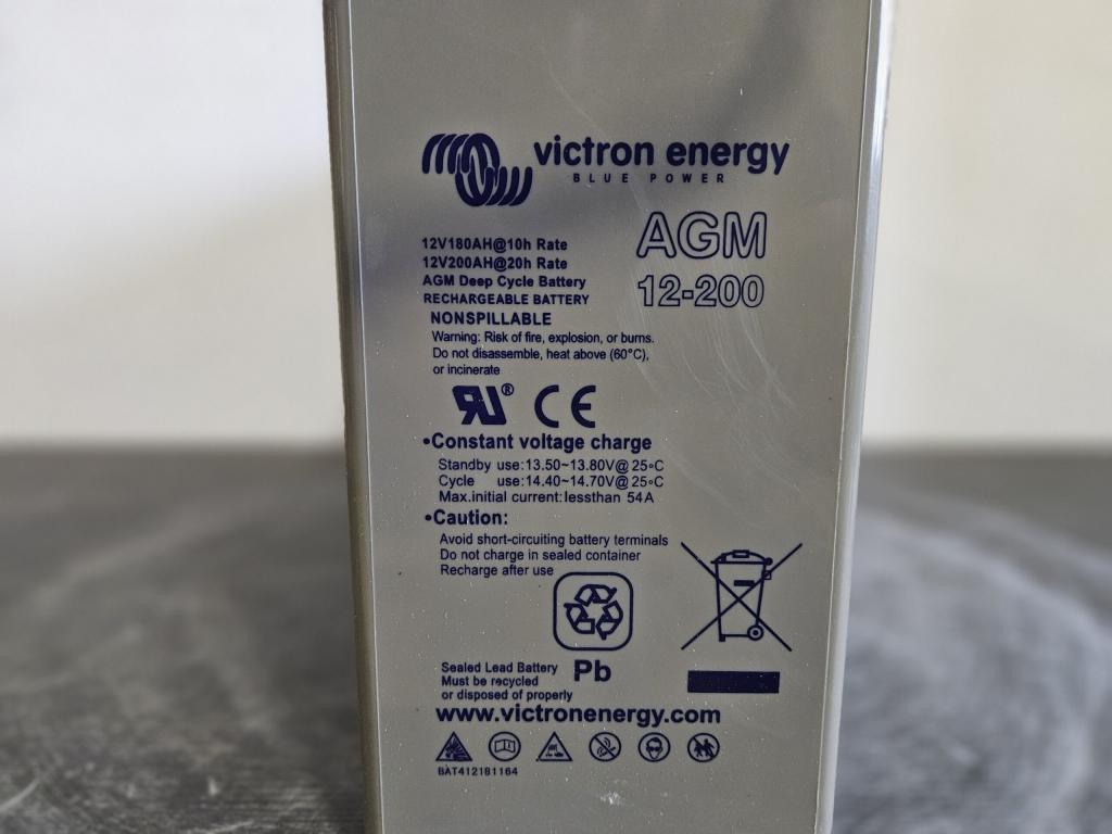 Victron AGM accu 12/200 AH