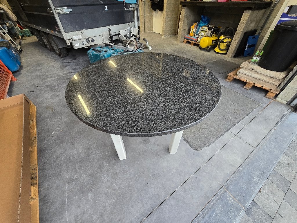 Table granit noir, Rond, Comme neuf, 100 à 150 cm, Enlèvement