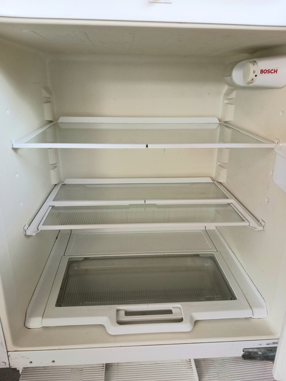 Kleine inbouwfrigo - Bosch - A klasse -> 55€, Ophalen, Energieklasse A of zuiniger, Zonder vriesvak, Gebruikt