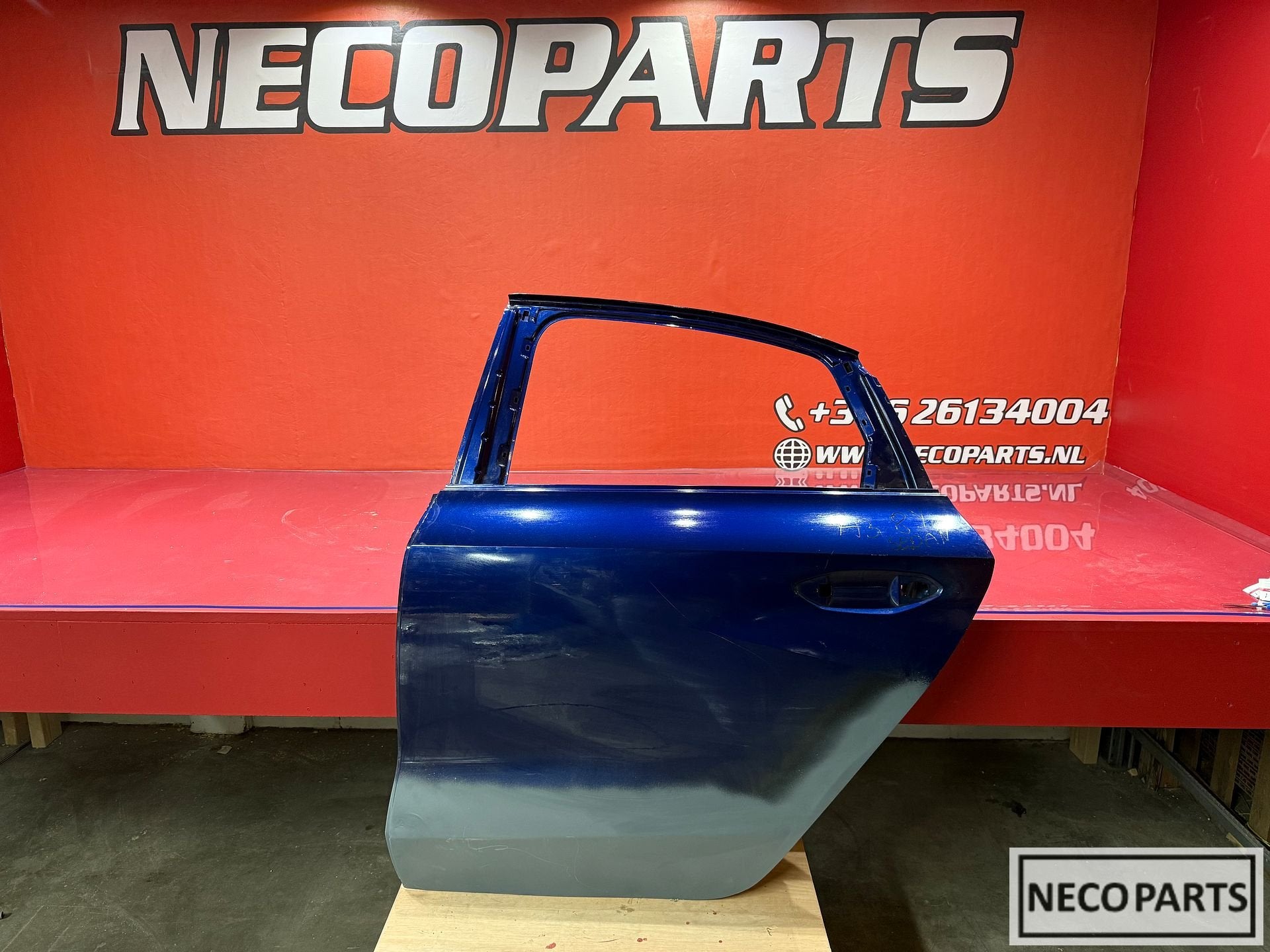AUDI A3 8Y SEDAN PORTIER DEUR ALLES LEVERBAAR !!!, Arrière, -, Haillon arrière, Audi