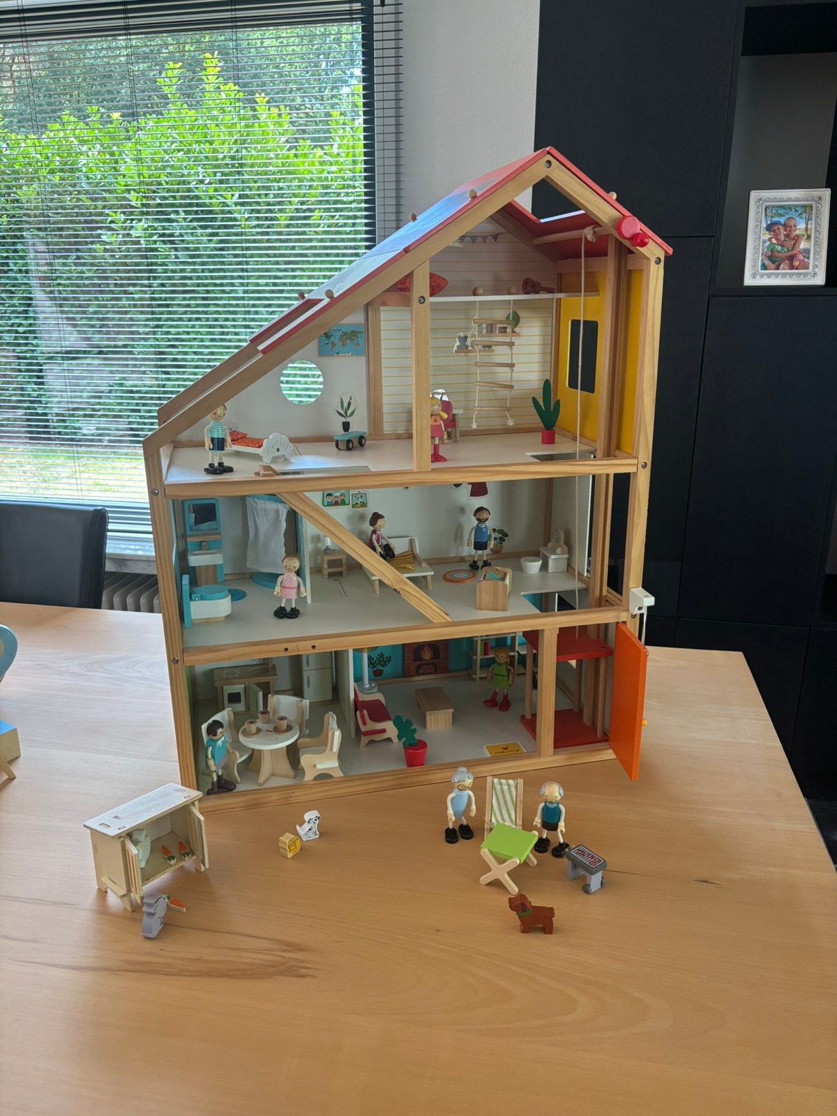Poppenhuis met accessoires, Ophalen of Verzenden, Zo goed als nieuw, Poppenhuis
