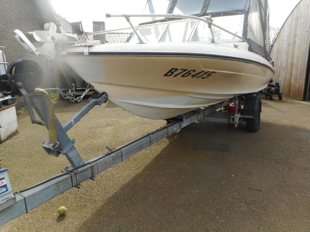 Boot met trailer zonder motor., Ophalen, Gebruikt, Met afstandsbediening, 30 pk of meer