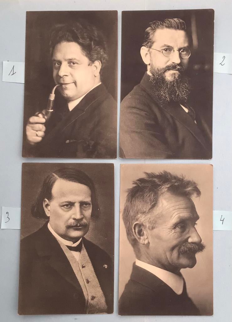 4 postkaarten met foto van bekende Vlaamse schrijvers., Verzamelen, Postkaarten | Themakaarten, Ongelopen, Ophalen of Verzenden