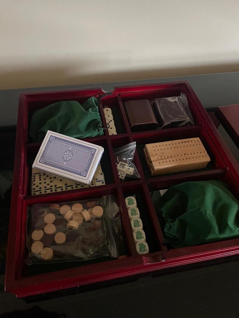 Luxe houten speldoos 3-in-1 Schaken, Dam & Backgam.–3232 cm, Hobby en Vrije tijd, Ophalen, Zo goed als nieuw