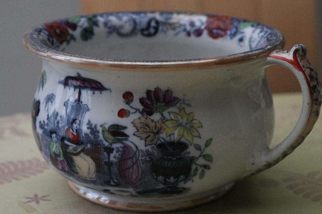 vase de nuit Nimy faïence décor mandoline fin 19eme, Enlèvement ou Envoi