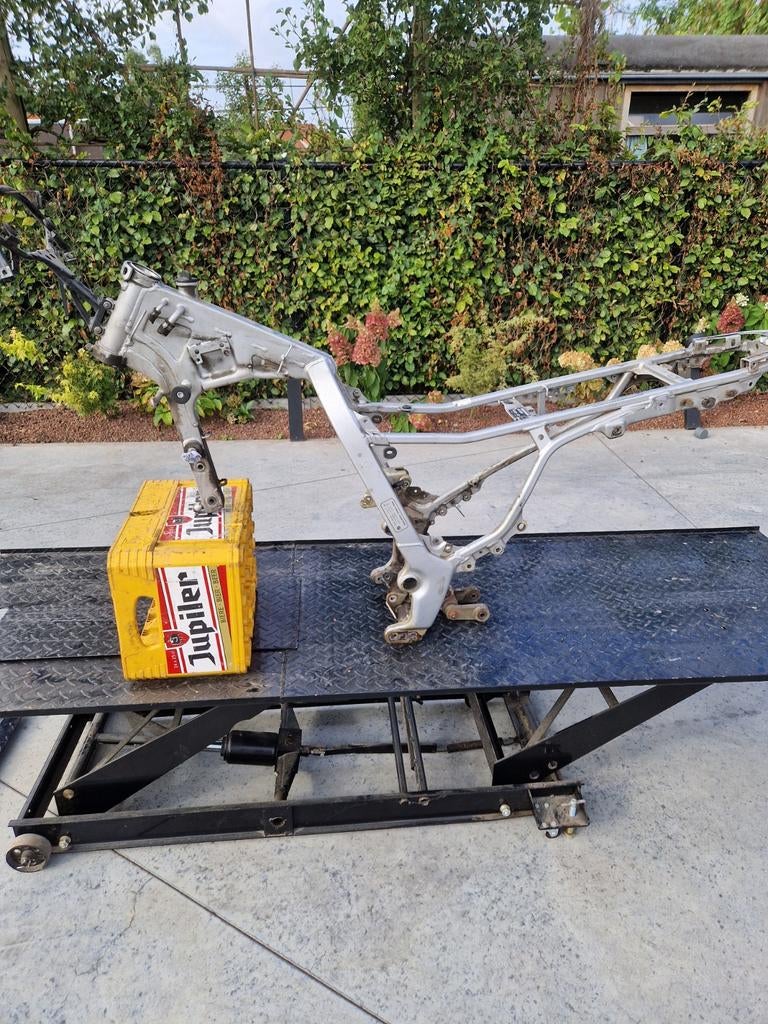 Kader bmw F650, Enlèvement
