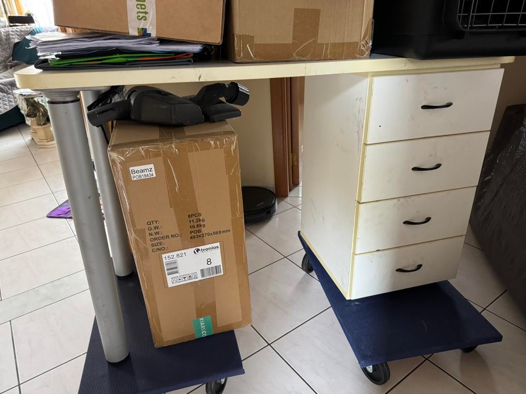 Werktafel voor pedicure en manicure, Ophalen, Gebruikt