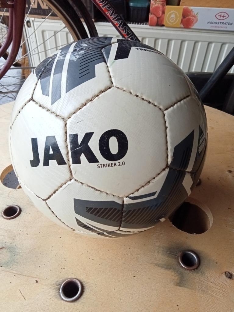 Voetbal, lederen voetbal, Sport en Fitness, Voetbal, Ophalen, Zo goed als nieuw, Bal