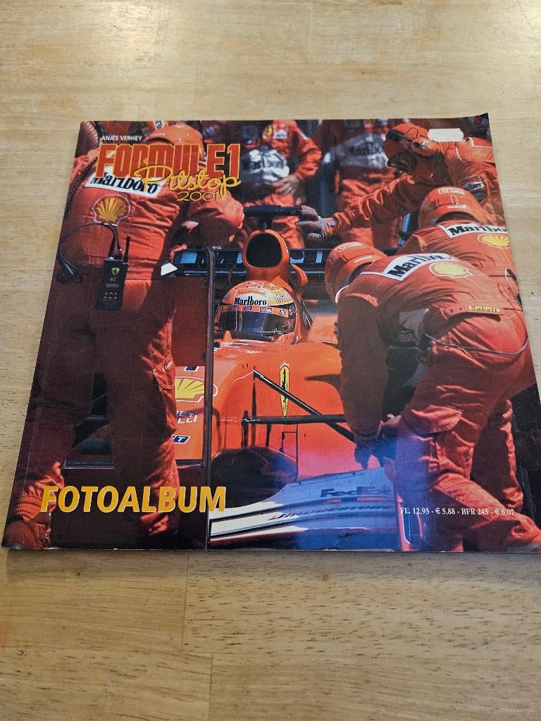 Boek formule1 pitstop 2001 fotoalbum, Ophalen of Verzenden, Zo goed als nieuw, Ferrari, Anjes verhey