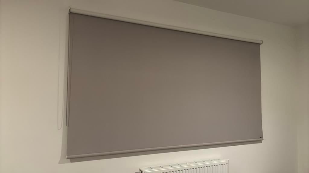 Verduisterende grijze rolgordijnen van Luxaflex, Huis en Inrichting, Ophalen, Zo goed als nieuw, 100 tot 150 cm
