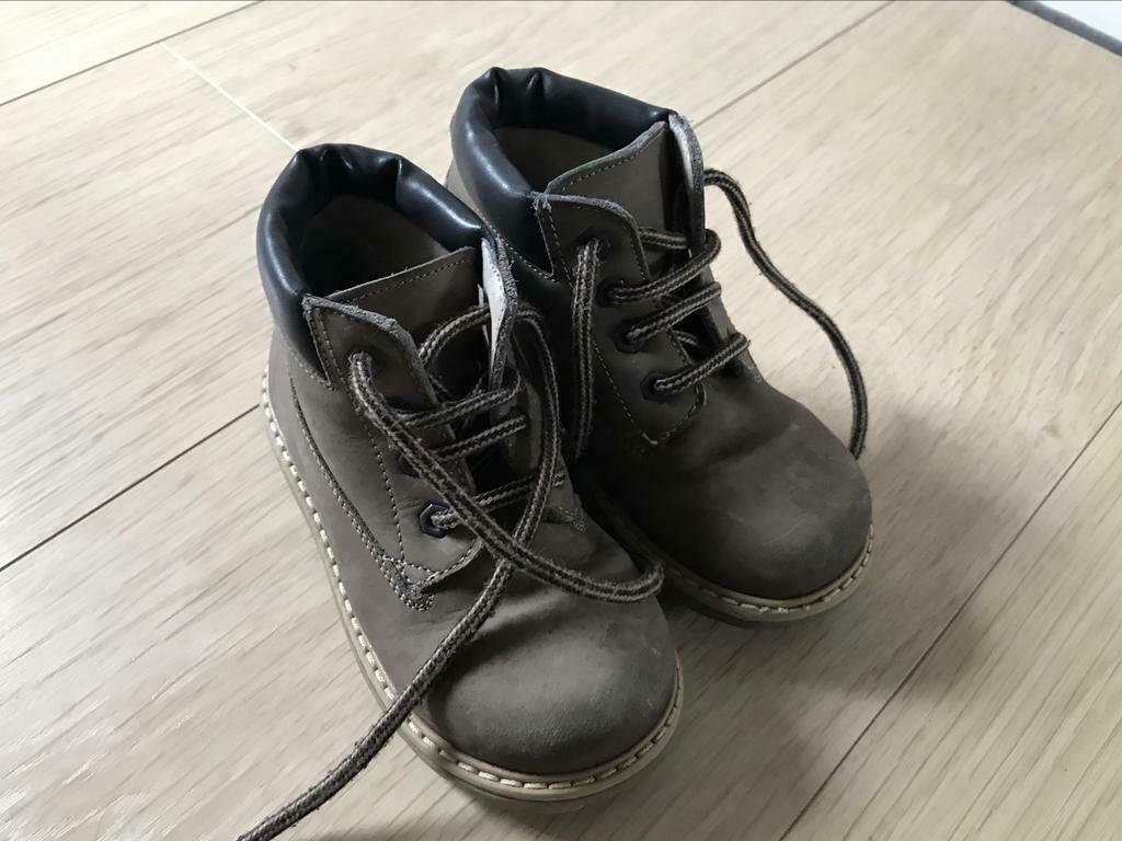 Stoere taupe bottines maat 25 in goede staat, Gebruikt, Timboo, Ophalen of Verzenden, Laarzen