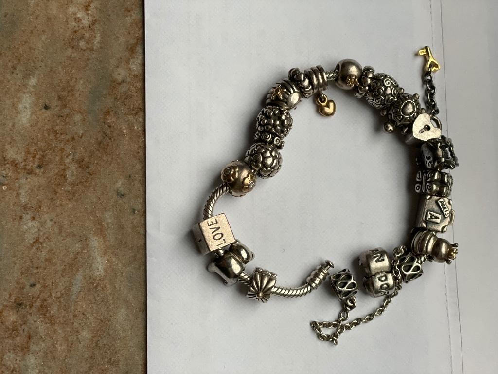 Armband, Enlèvement ou Envoi, Avec bracelets à breloques ou perles, Comme neuf, Argent