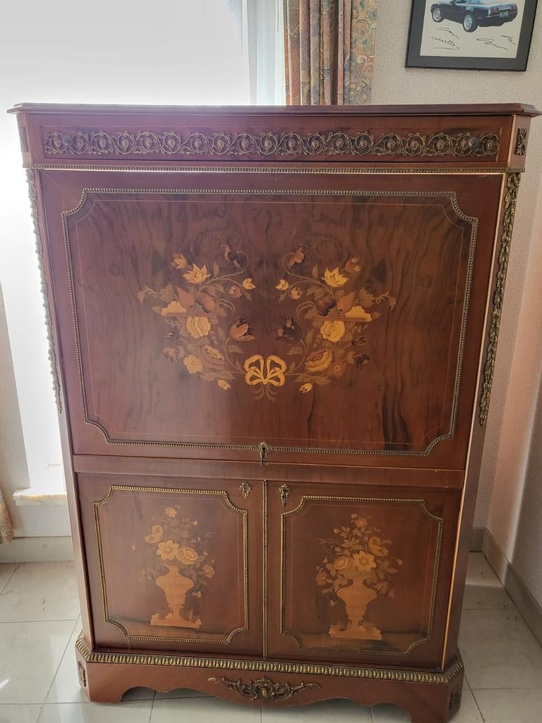 Secrétaire ancien, avec marqueterie raffinée, Enlèvement