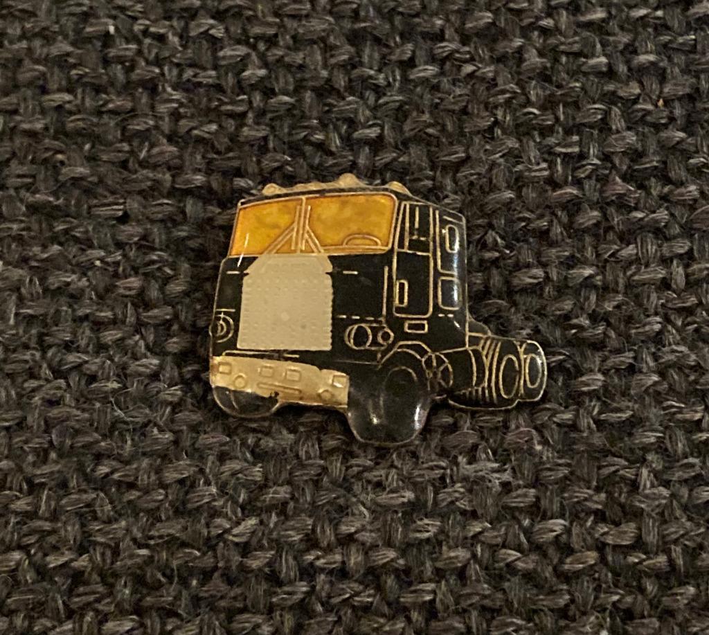 PIN - TRUCK - CAMION, Envoi, Utilisé, Transport, Insigne ou Pin's