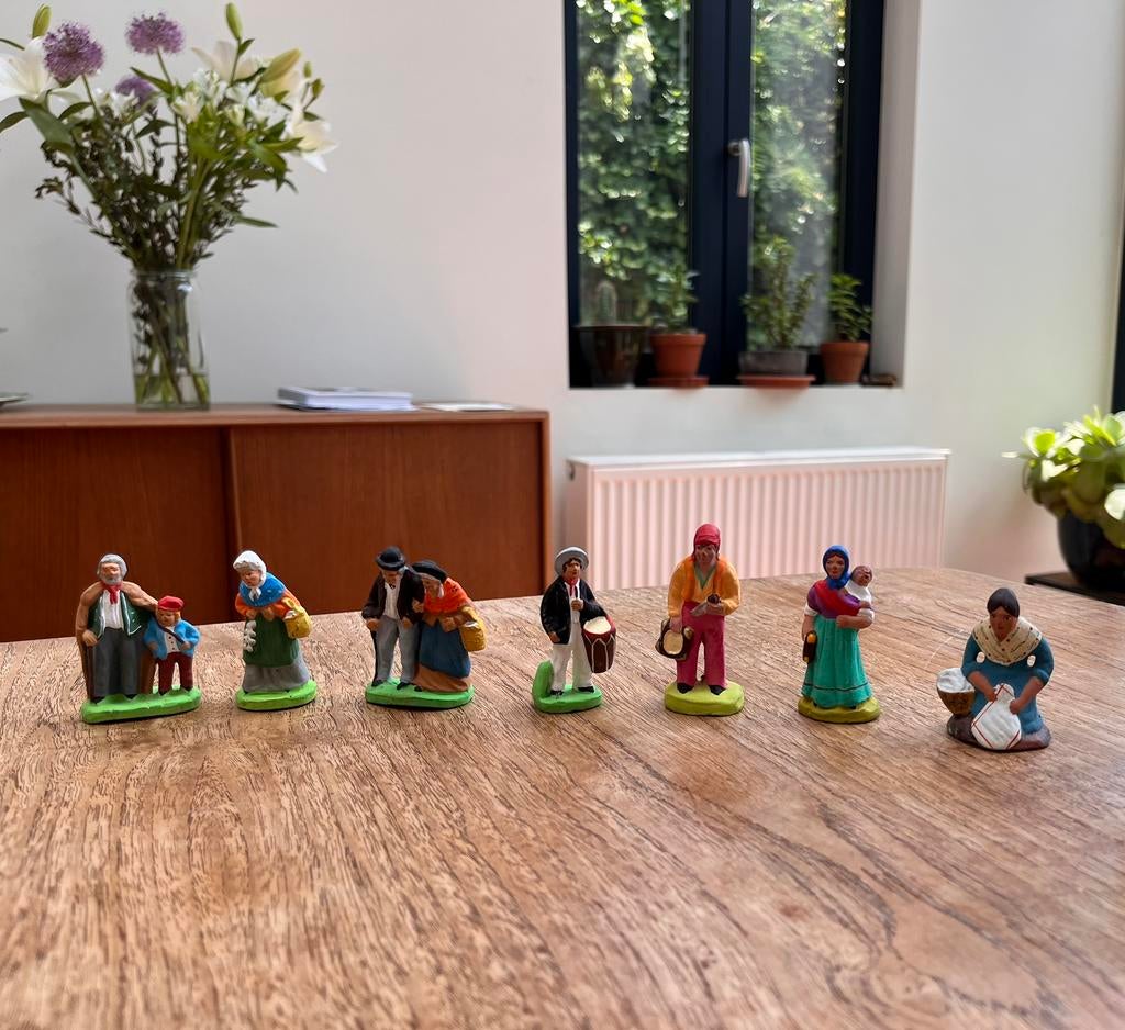 Figurines en porcelaine (série de 7), Enlèvement, Comme neuf