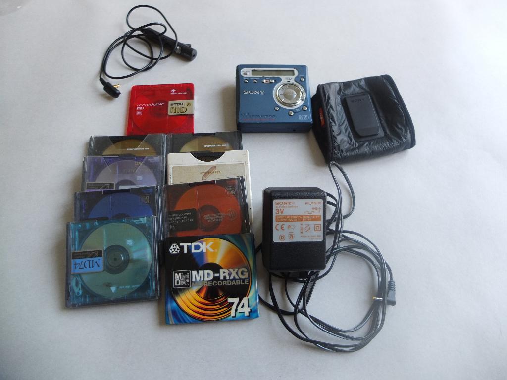 MiniDisc Sony Walkman MZ-R700 + accessoires, Enlèvement, Enregistreur MiniDisc