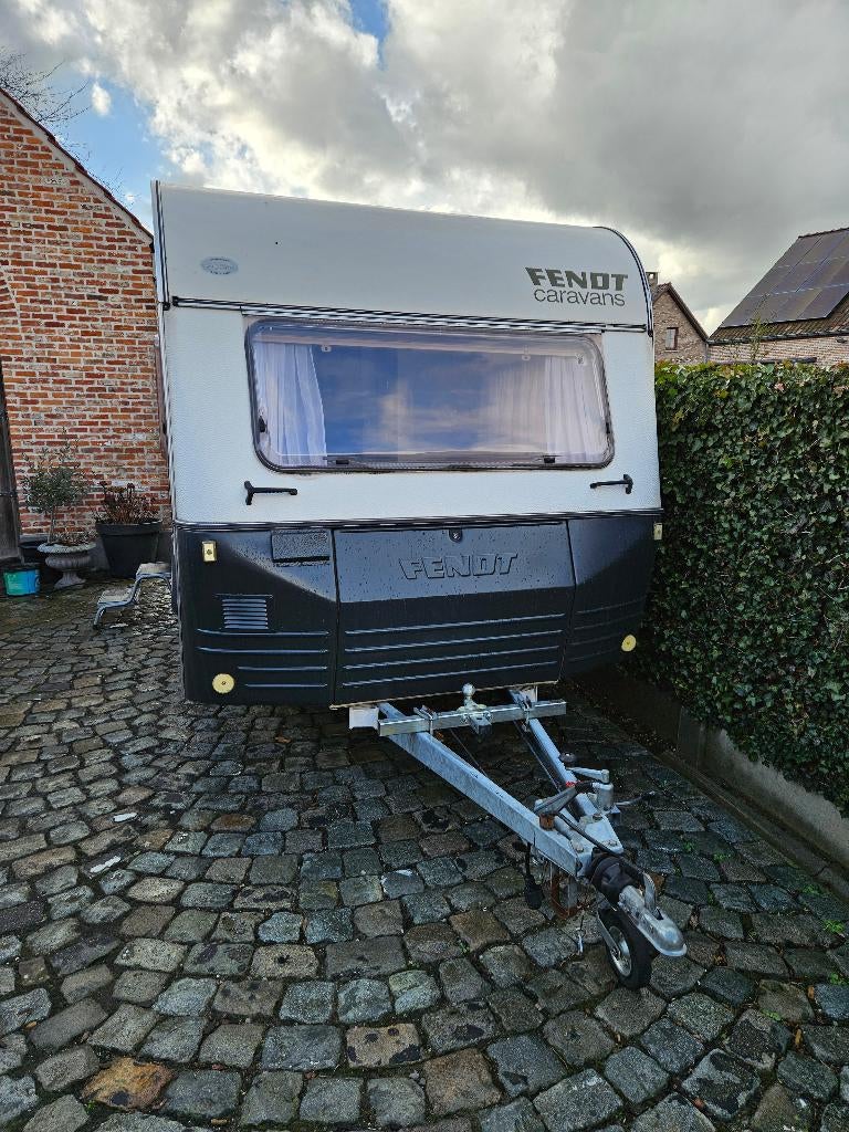 caravan FENDT  met voortent, 4 à 5 mètres, Particulier, Fendt, 500 - 750 kg